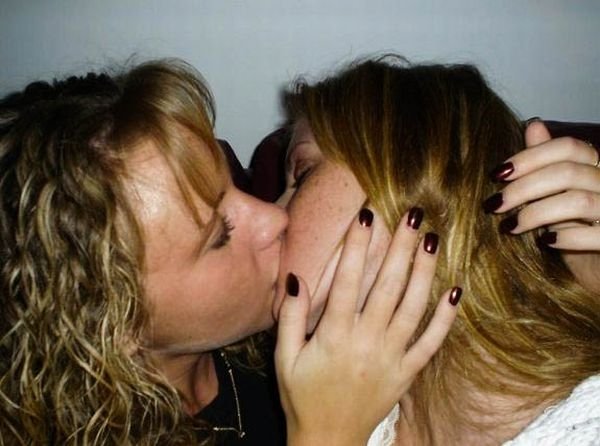 Cute Amateur Lesbians Brooke Holly Amateur British Close Up Lesbian