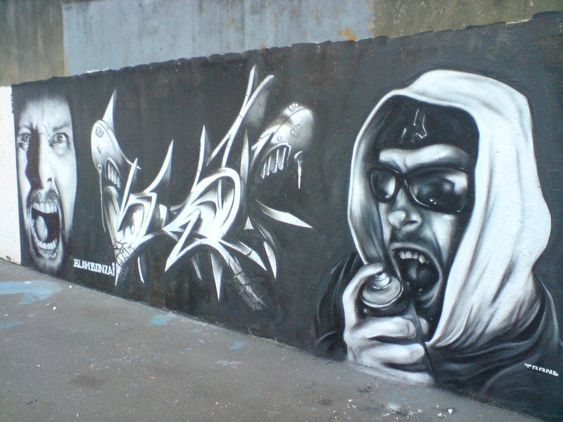 Photorealistic graffiti artist by Trans