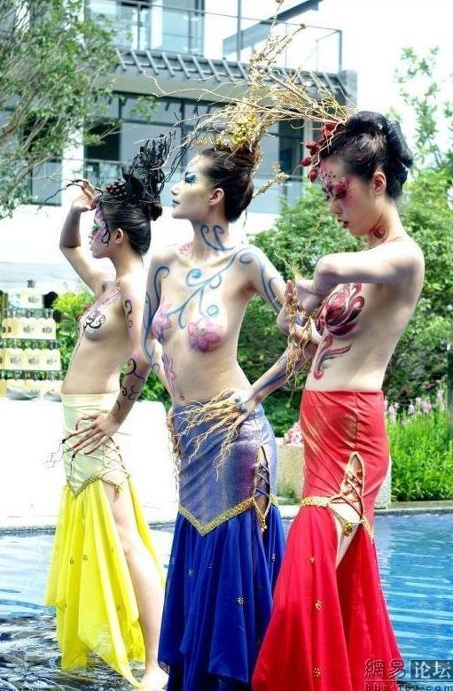 Bodyart girls, China