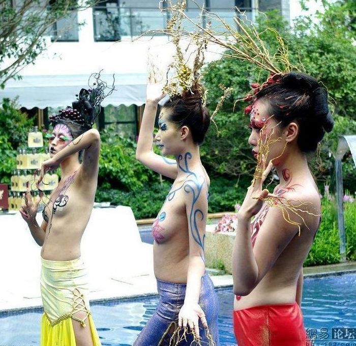 Bodyart girls, China