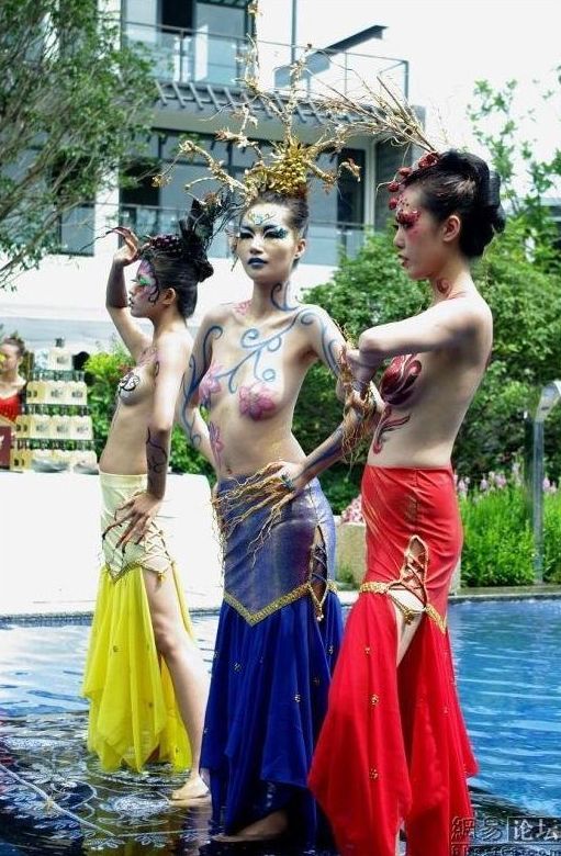 Bodyart girls, China