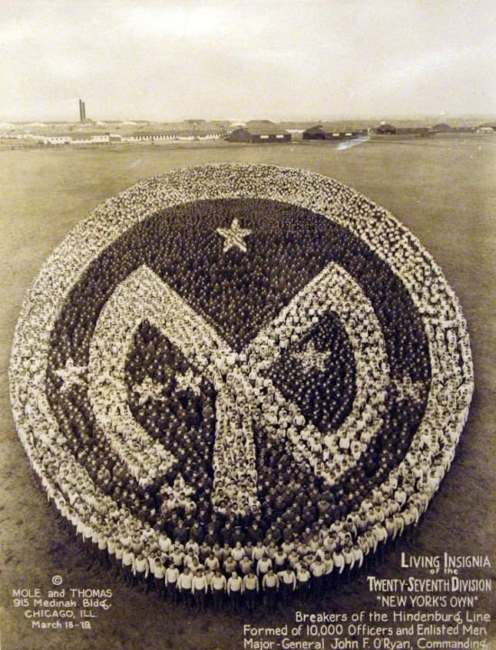 pictures formed by thousands of soldiers