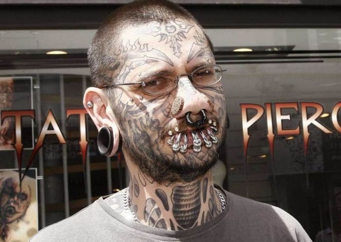 facial tattoo