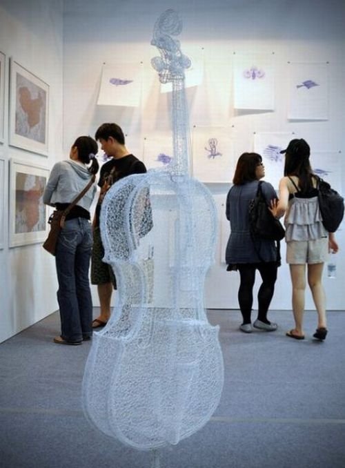 Chicken wire sculptures by Shi Jindian