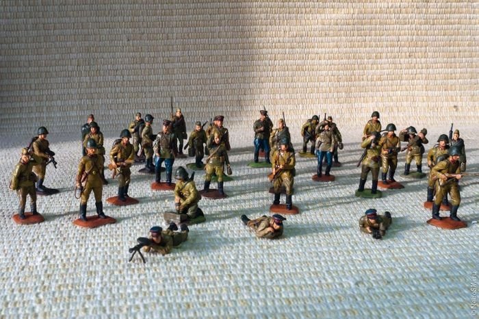 plastic toy army