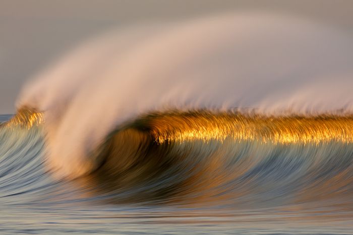 Wave and surfing photography by David Orias
