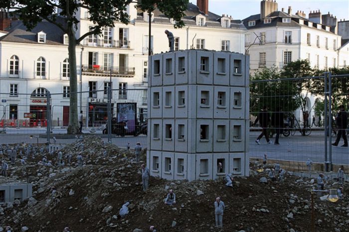 Follow the Leaders, A Corporate City in Ruins by Isaac Cordal, Place du Bouffay, Nantes, France