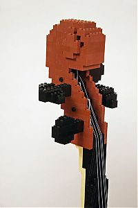 Art & Creativity: violoncello from lego