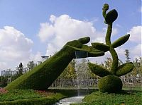 Art & Creativity: green statues