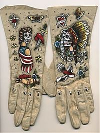 Art & Creativity: The Tattooed gloves by Ellen Greene