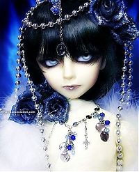 Art & Creativity: gothic paranoia doll