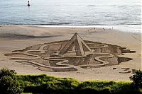 Art & Creativity: 3D beach art