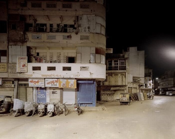Ahmedabad, no life last night by Frédéric Delangle