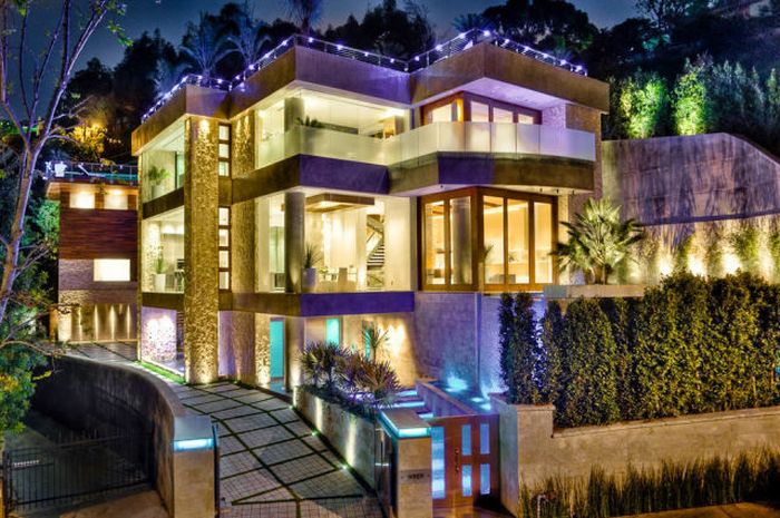 Modern house design in Beverly Hills, California, United States