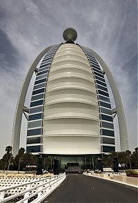 Architecture & Design: Dubai, Burj Al Arab, by architect Tom Wright