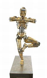 Architecture & Design: Iron Man, more than 500 parts, invented by Mark Ho