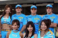 TopRq.com search results: Fisichella Alonso Kovalainen Mild Seven Girls Suzuka 2006-10-06