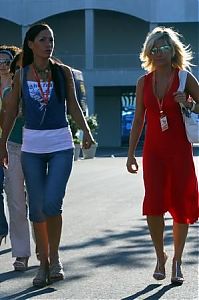 Motorsport models: Girls In The Paddock Instanbul 2006-08-24