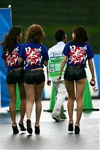 Motorsport models: Girls In The Paddock Suzuka 2006-10-06