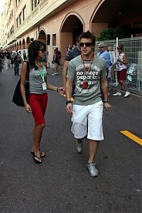 Motorsport models: Team Arrives At The Paddock - Fernando Alonso With His Girl Friend - Monaco 2006-05-24