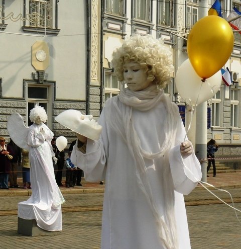 Living Sculptures Championship in Evpatoria