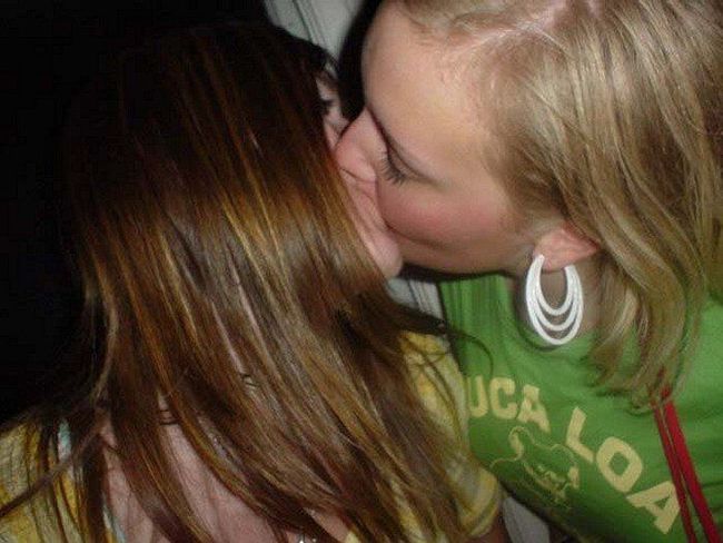Young Teen Girls Licking Each Other