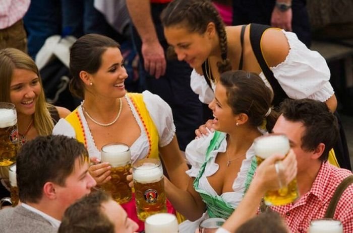 Oktoberfest 2010 girls, Munich, Germany