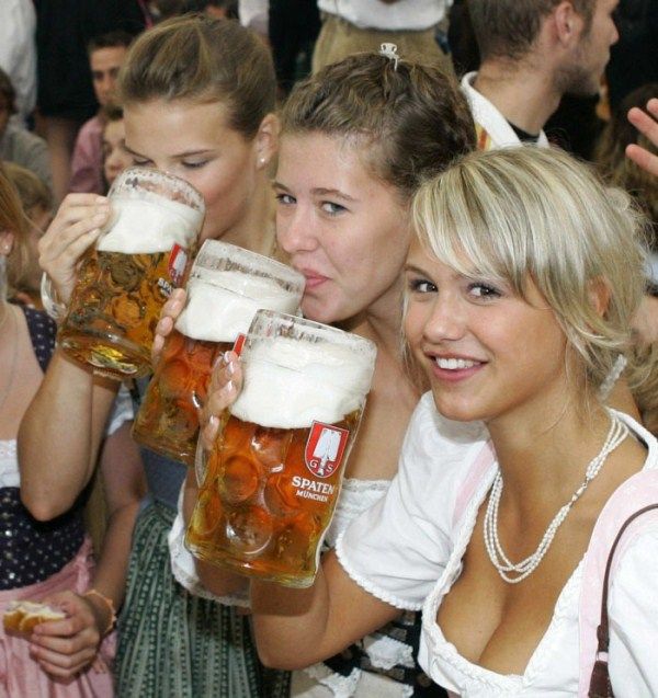 Oktoberfest 2011 girls, Munich, Germany