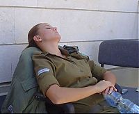 People & Humanity: army girls of israeli defense forces