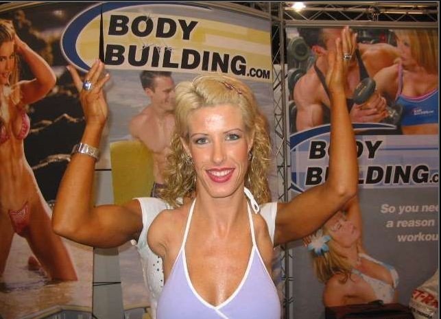 Barbie Guerra lost her hands from electric shock, but she still does a bodybuilding