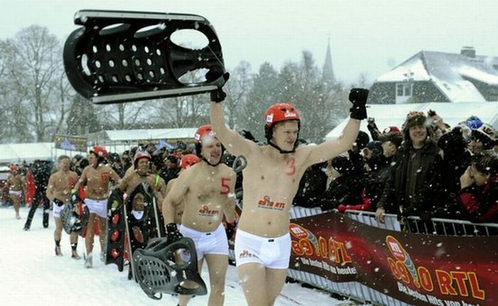 nude sled race