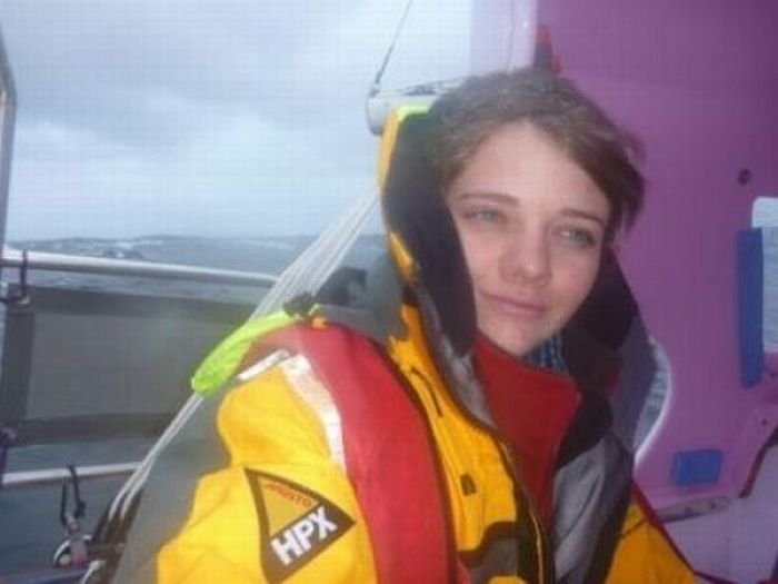 16-year-old Jessica Watson sailed around the world