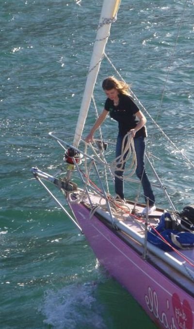 16-year-old Jessica Watson sailed around the world