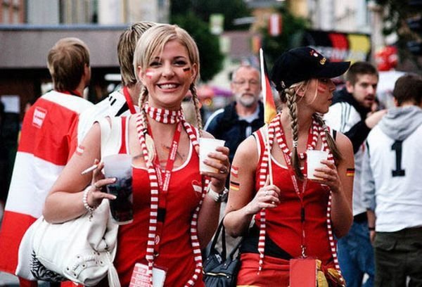 cute football fan girls