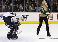Sport and Fitness: NHL support girls