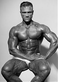 TopRq.com search results: strong bodybuilding man portrait