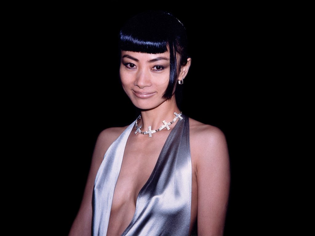 Фото бай. Actress bai Ling. Бай Линг сливы. Bai Ling 2022. Бай Лин лысая.