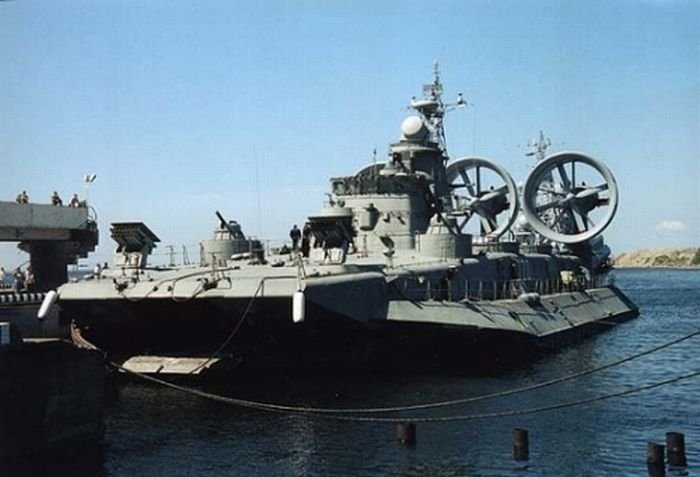 Pomornik, Zubr class hovercraft