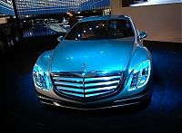 Transport: Mercedes Benz F700