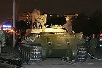 Transport: SU-100 tank crash, Moscow, Russia