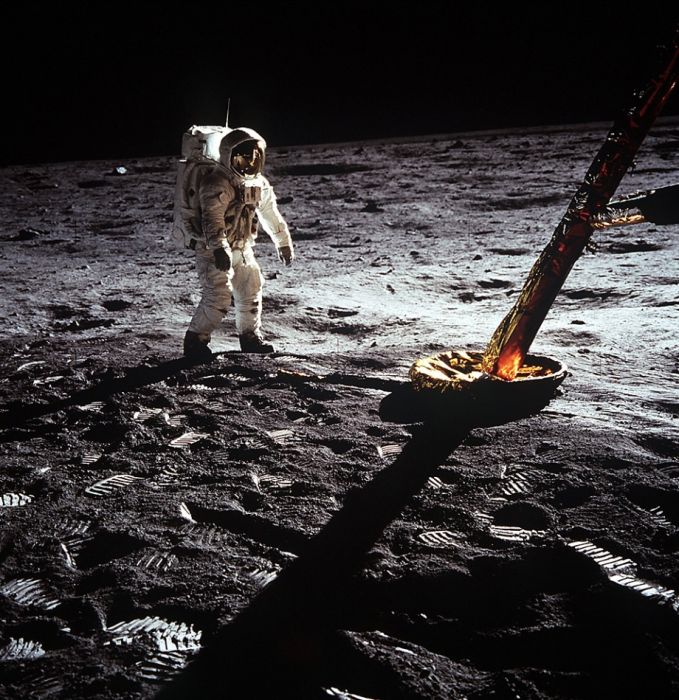 Apollo 11 spaceflight, first manned moon landing