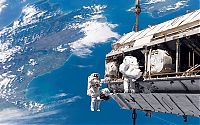 Earth & Universe: Space shuttle Endeavour photo