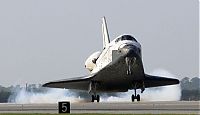 Earth & Universe: Space Shuttle Discovery home after 15-day mission