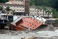 World & Travel: 6-storey hotel collapsed due typhoon, Taiwan