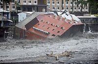 TopRq.com search results: 6-storey hotel collapsed due typhoon, Taiwan