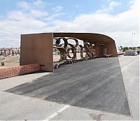 World & Travel: Longest bench, Littlehampton, United Kingdom