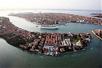 TopRq.com search results: Bird's-eye view of Venice, Italy