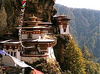 World & Travel: mountain temple