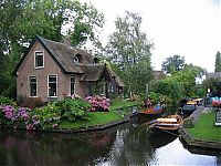 World & Travel: Giethoorn village, Overijssel, Steenwijkerland, Netherlands