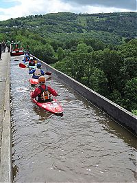 World & Travel: Pontcysyllte Aqueduct, Llangollen Canal, Wrexham County Borough, Wales, United Kingdom